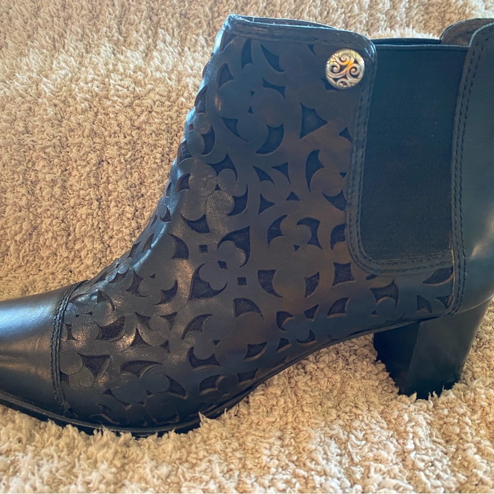 Brighton Toledo Black Leather Ankle Boots, Size 8.5M